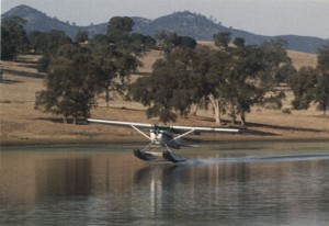 The 150 performing a glassy water take-off (one float at a time)
